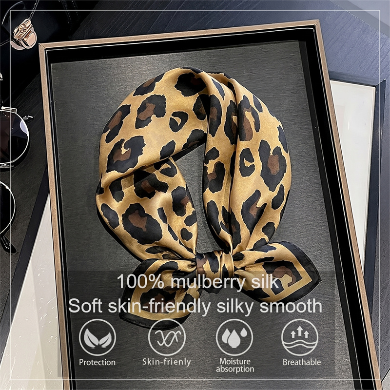 Silk Scarf Square - Foulard carré 100% soie imprimé léopard,
