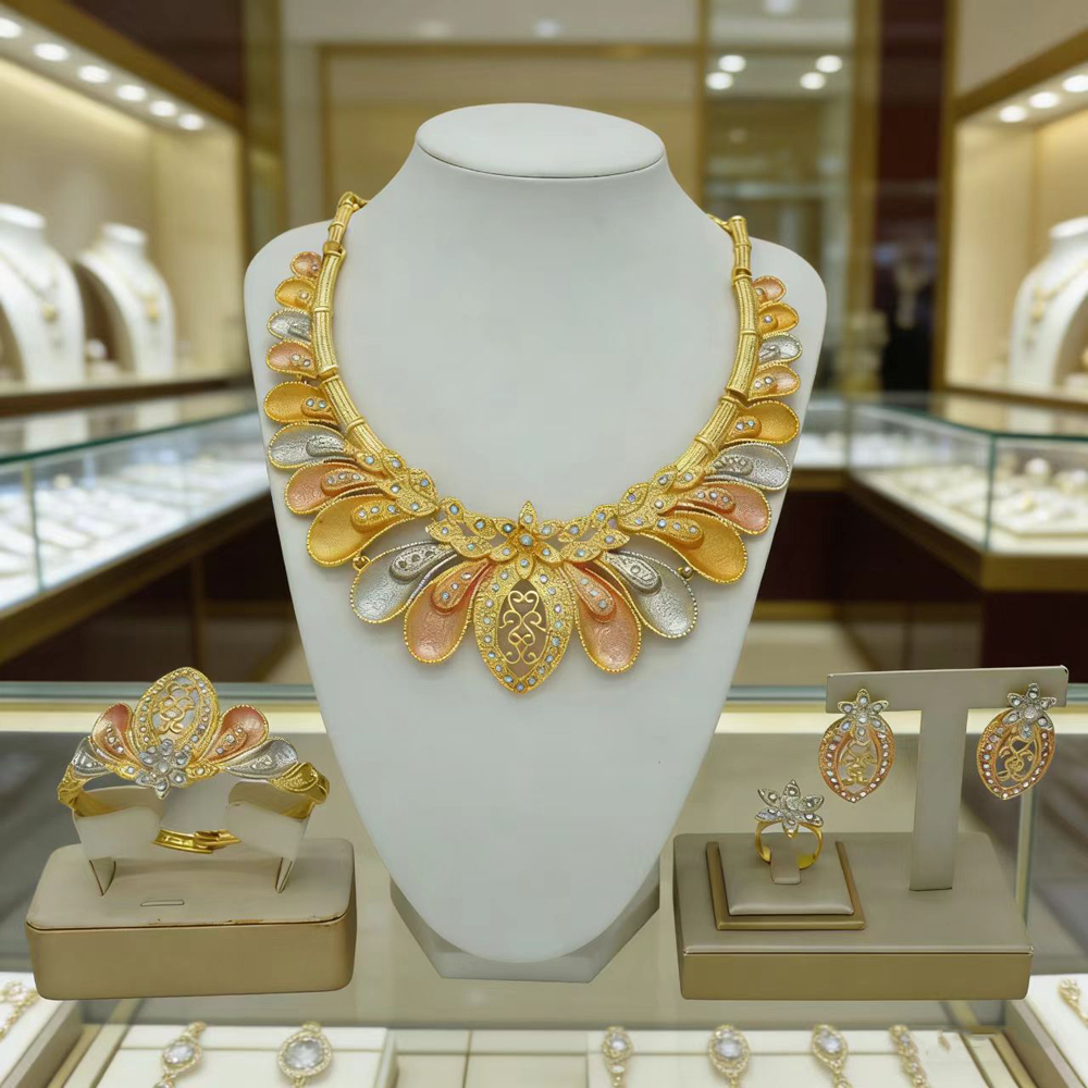 Ensemble de bijoux en or de Du - Women Accessories Dubai avis et prix